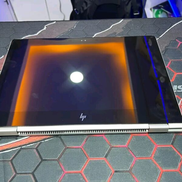 HP EliteBook 1030 G3,Core i5,8gb ram 256ssd