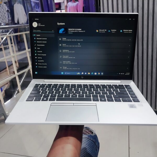 HP EliteBook 840 G5 – 7th Gen Core i5 | 8GB RAM | 256GB SSD | 14-Inch Display