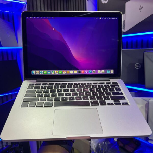 MacBook Pro 2015 – 13-inch, Core i5 / 8 GB RAM / 256 GB SSD