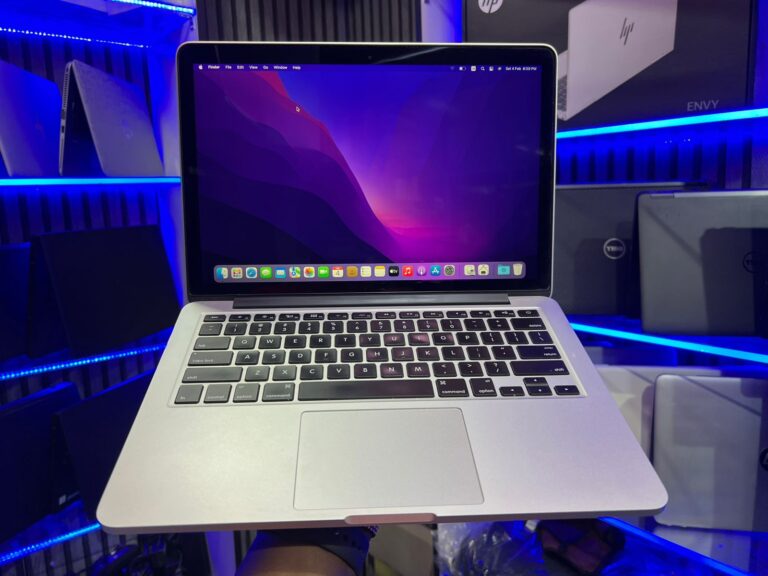 MacBook Pro 2015 – 13-inch, Core i5 / 8 GB RAM / 256 GB SSD