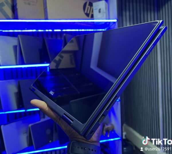 Dell Latitude 3390 core i5 8gb ram 256 ssd